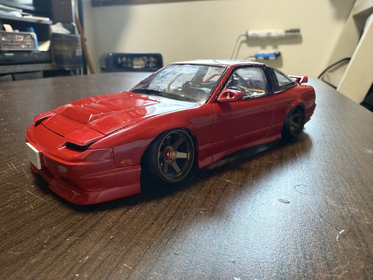 mwWMdVFFqr69300's tweet image. #ミニッツ
#MRD
#プラモデル
#180sx
フェンダーちょい出しボンネットダクトTE37ブロンズ東北仕様？