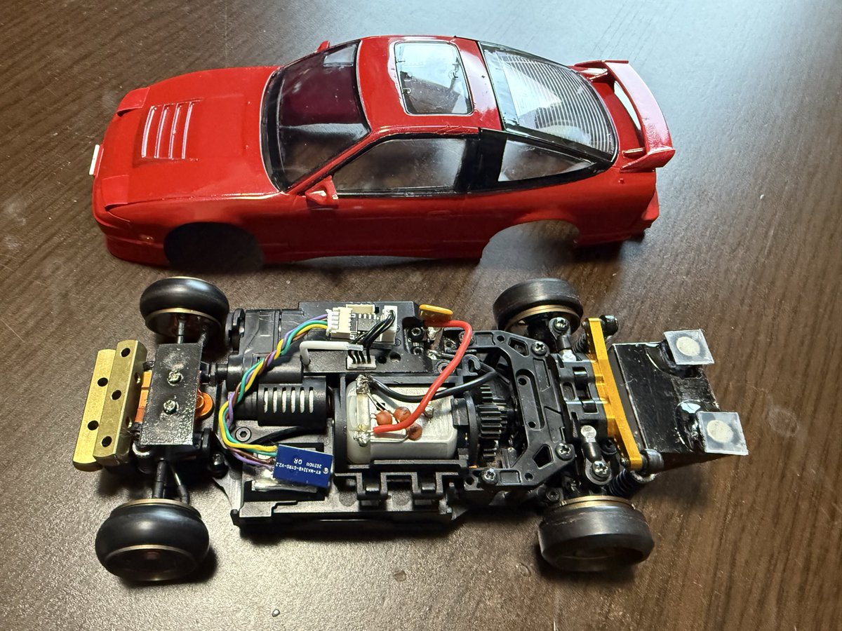 mwWMdVFFqr69300's tweet image. #ミニッツ
#MRD
#プラモデル
#180sx
フェンダーちょい出しボンネットダクトTE37ブロンズ東北仕様？