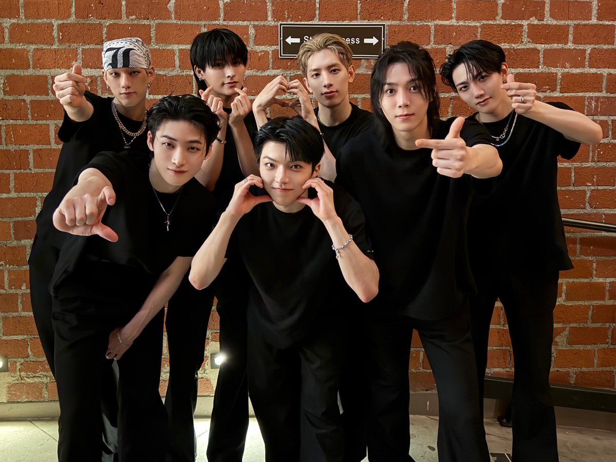 [🐾] 260225 <ALL the HOURS> in LOS ANGELES

Our last stop of ALL the HOURS in NORTH AMERICA! We are in the City of Angels, with angel-like ALL(H)OURS and Min(ut)es! Thank you for having us LOS ANGELES💙

#ALL_H_OURS #올아워즈 
#ALLtheHOURS