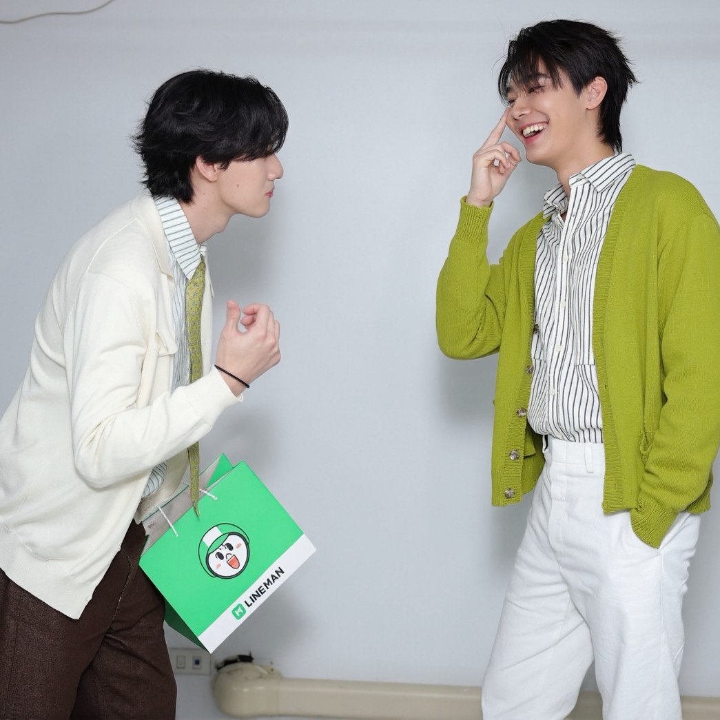 🌙Mission Unlocked: Too Cute To Handle #3
☁️ อะไรเข้าตาหรอพี่ดิว 😎
📲 lineman.onelink.me/1N3T/khf1t3e1

LINE MAN LIVE X DEW TEE
#LINEMANถูกสุดทุกวันxDewTee
#LINEMANถูกสุดทุกวัน
#LINEMANWongnaiUsersChoice

*เงื่อนไขเป็นไปตามที่ LINE MAN กำหนด