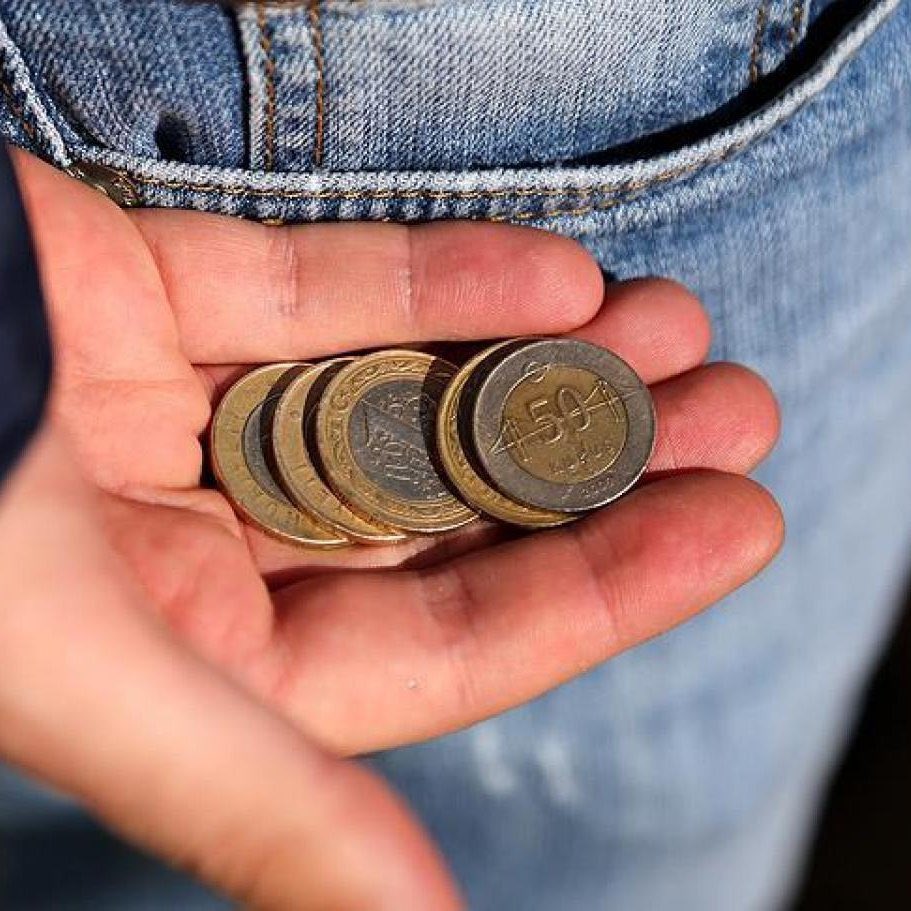 ‘Tasarruf Eğilimleri Raporu’na göre, halkın %65’i harcamalarını erteleyerek hayatta kalmaya çalışıyor.