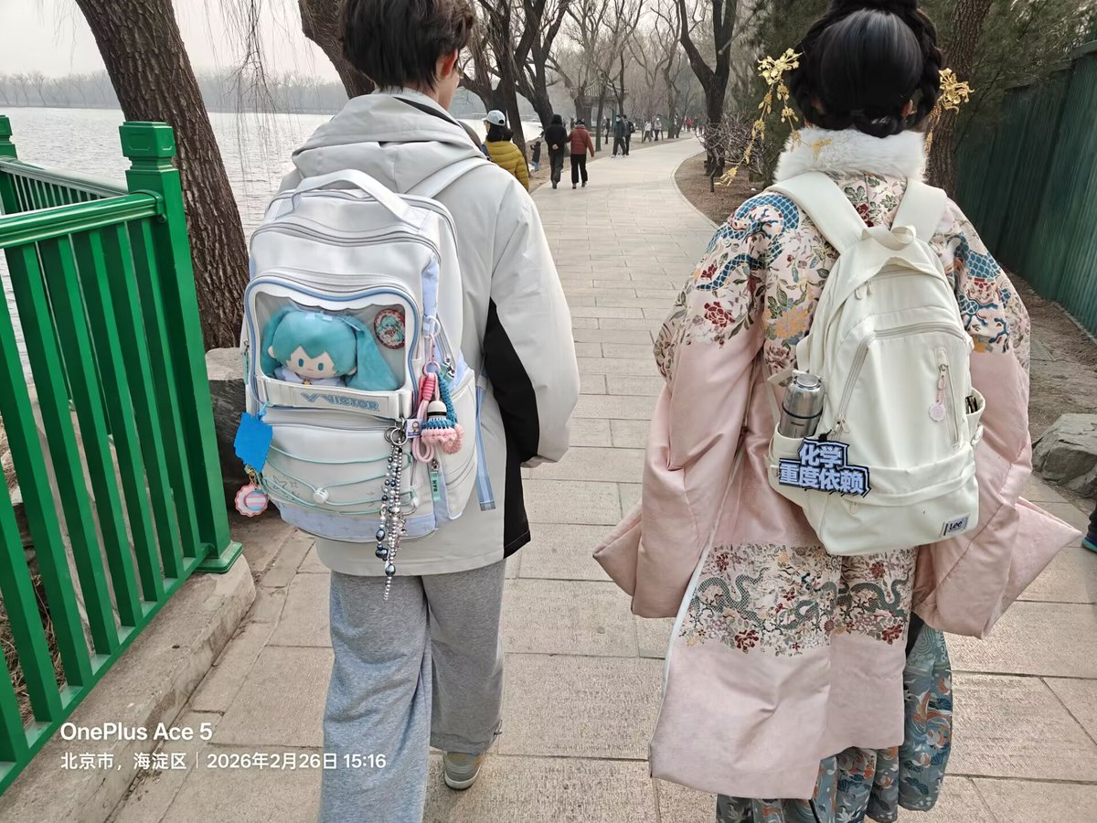 lianshufa's tweet photo. 陪 @8az_pap 在颐和园妆造， @shiyaoshiwo 友情客串 https://t.co/w8LlXymxoi