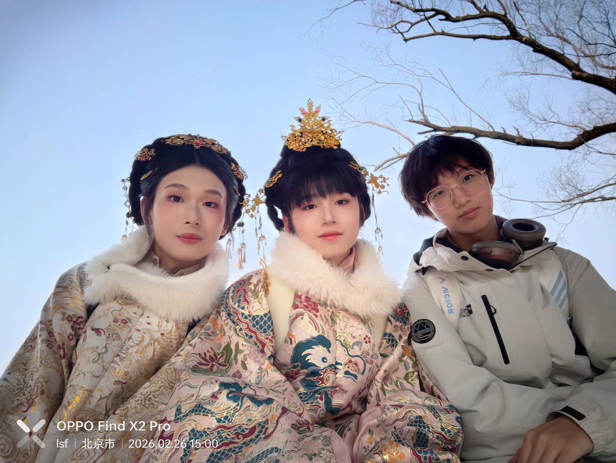 lianshufa's tweet photo. 陪 @8az_pap 在颐和园妆造， @shiyaoshiwo 友情客串 https://t.co/w8LlXymxoi