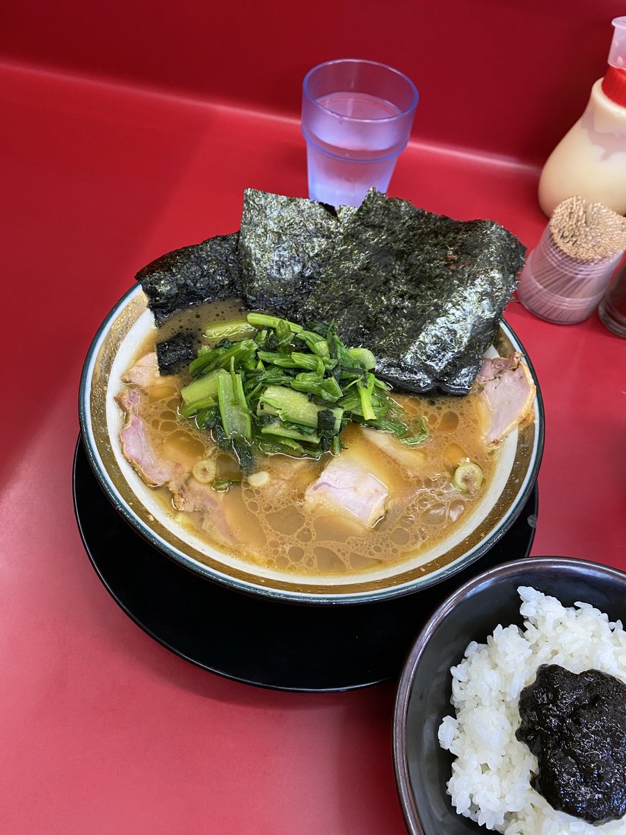 men13107's tweet photo. 家系ラーメン王道いしい　@浜野
チャーシュー麺
かため　こいめ　多め
小ライス
旨い🍜
#ラーメン #家系ラーメン 
#うまーみん
#ラーメン好きな人と繋がりたい https://t.co/ZwmU2LRBY0