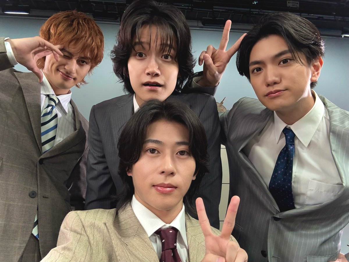 AegroupMemories's tweet photo. 2nd アルバム「Runway」
リリースされたぞー！

すべて新曲。
すべてに想いが詰まった一枚。

ここまでの歩みも、
これからの未来も、
全部このアルバムに。

▼詳細・購入
https://t.co/IMqlsyH7MS

Aぇ! groupはやっぱり最高。

#AぇRunway
#Aぇǃgroup https://t.co/EZkKMVT6Dz