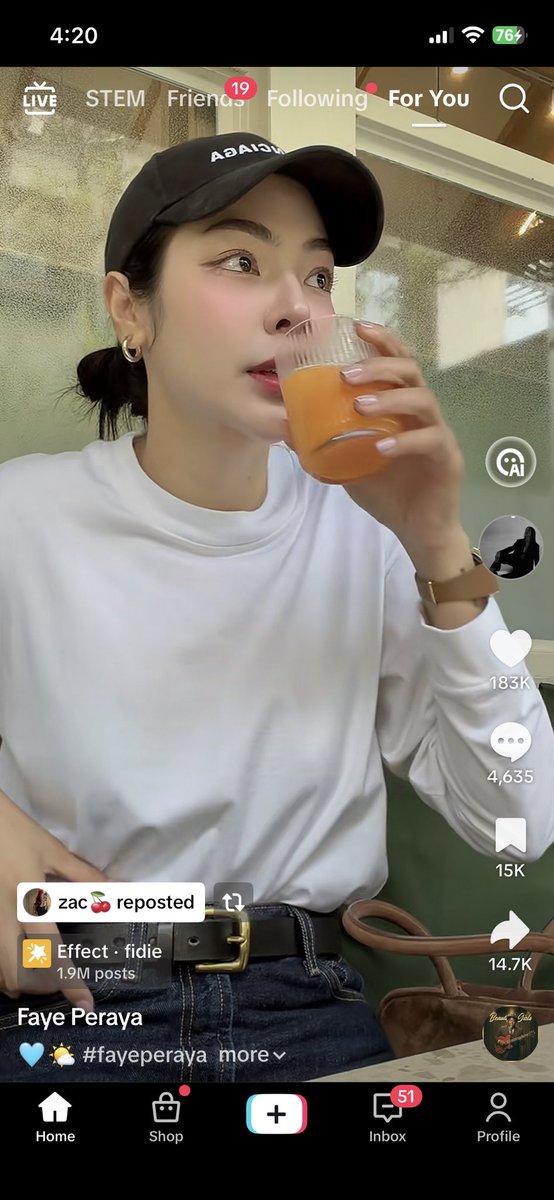 kayeaaah_'s tweet photo. jowa ko adik na kay @malisorn00 . Introduce ko sa kanya ngayon finollow na. HAHAHA https://t.co/8Q2QnJOL3v