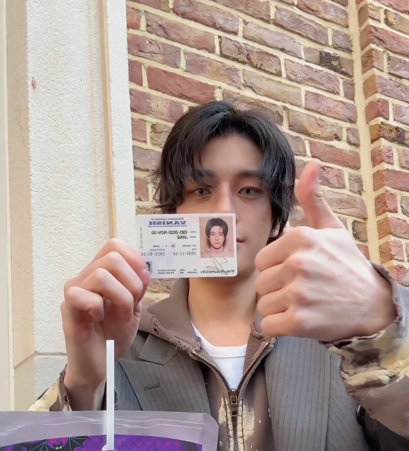 🦮: that’s me! 

#JAKE #제이크