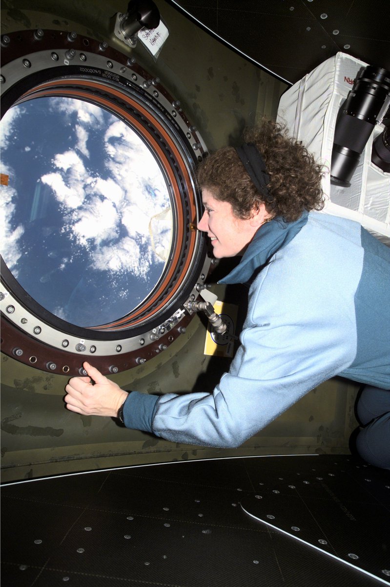 ncspaceops's tweet photo. Happy birthday to #NC-born @NASA_Astronauts Lt Gen Susan Helms! A veteran of 5️⃣ spaceflights. Susan spent 211 days in space, 163 of them aboard @Space_Station
 #USAF #NASA #astronaut #NorthCarolina #spaceexploration #womeninscience https://t.co/uTjHypdH9g
