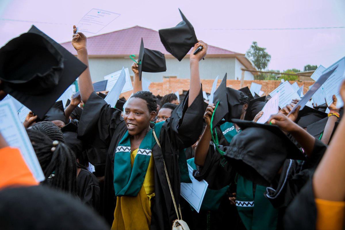 WfWRwanda's tweet photo. Congratulations to our 194 graduates from @SectorRuramira , @KayonzaDistrict , who completed a life changing 12-month journey of transformation, and now step boldly into a brighter future full of hope. 
We celebrate you today and always! https://t.co/vcHEScCU6Y