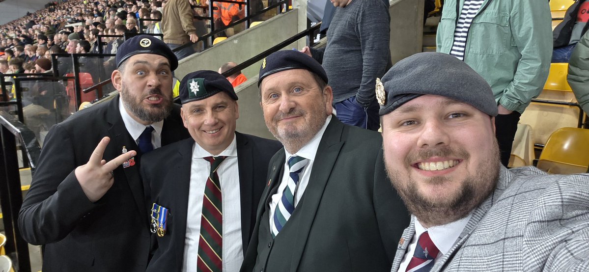 Thanks to <a href="/Forces2Canaries/">Forces2Canaries🔰</a> and <a href="/NorwichCityFC/">Norwich City FC</a> for hosting ourselves and the wider Armed Forced community last night at Carrow Road. A true pleasure to walk around your pitch at Half Time. Thank you for being a fantastic community club, and wonderful people. #swfc