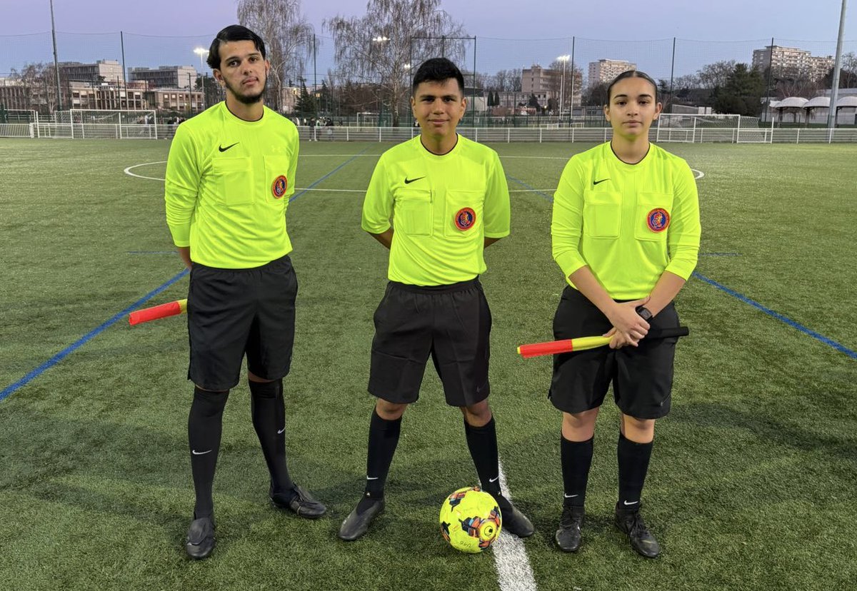 Détection #DLR69
Opposition amicale hier entre la selection U15 Avenir contre les U17 R2 de l’Eveil de Lyon (0-2).
Encadrement : Sébastien Dodille, Dilhan Caillat, Imed Jendoubi