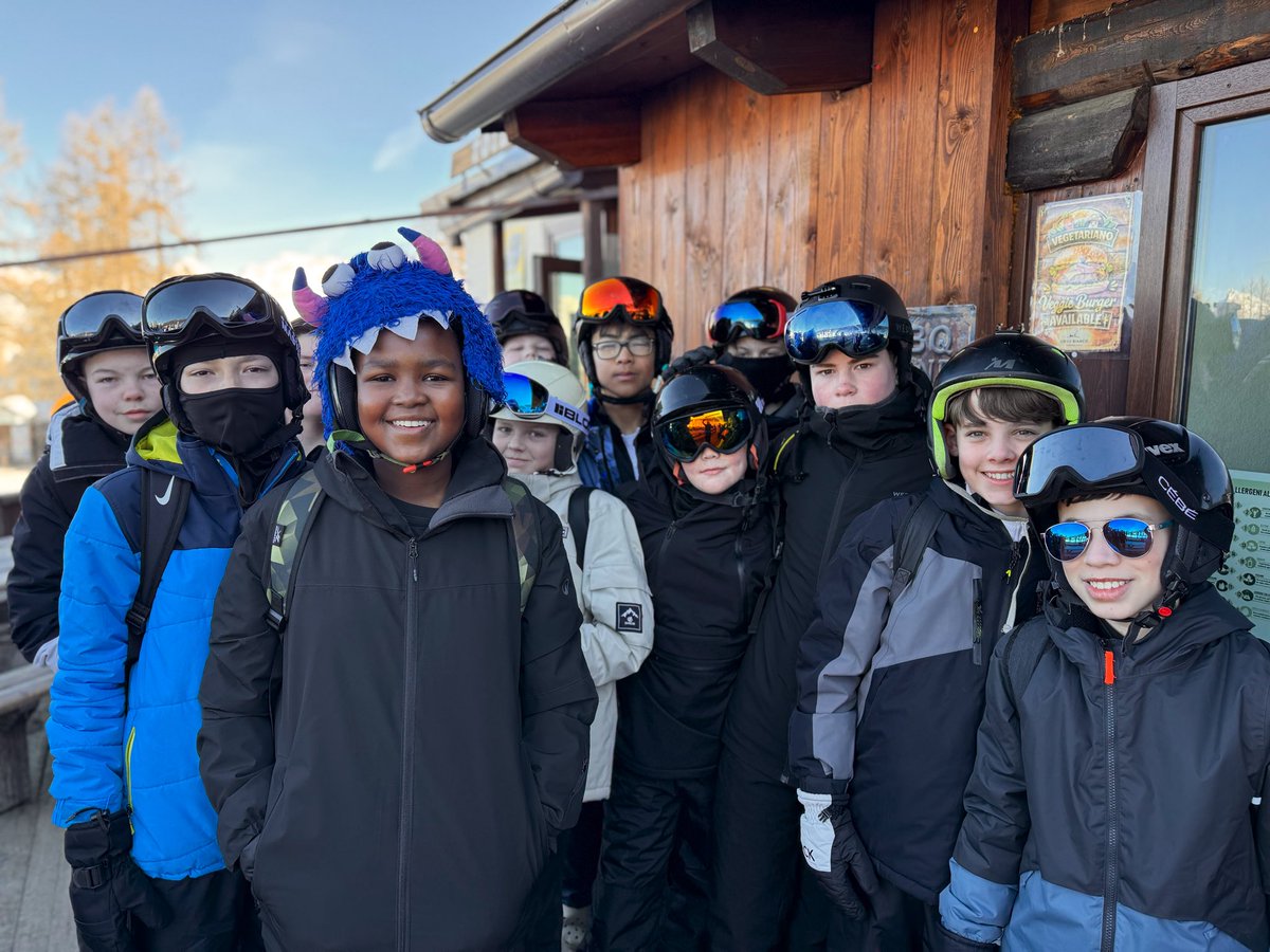 STMComprehensive tweet media