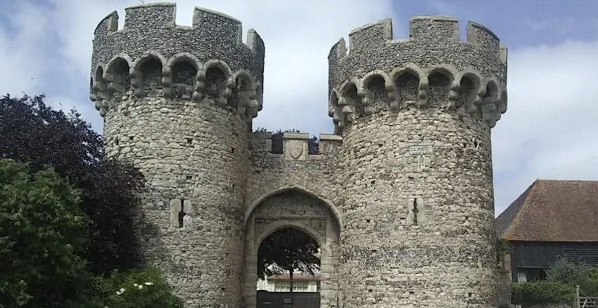 Footprints of London tweet media