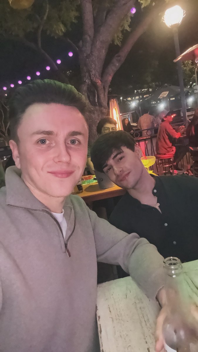 Miley Official tweet media