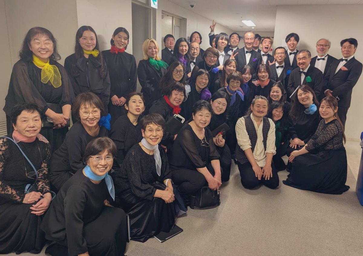 623Vln's tweet photo. 先日、公演『カヴァレリア・ルスティカーナ』の本番が終わりました。初のオペラ全曲、副指揮から代役ということでとても大変な役割でしたが、ソリストの皆様、オーケストラの皆様。合唱団、スタッフの皆様全員に支えられ、やりきることができました。心より御礼申し上げます。唯一無二の演奏でした。 https://t.co/27H1oLvzBO