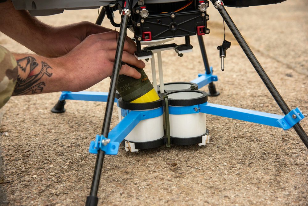 The U.S. Army is pushing a plug-and-play future for armed drones, seeking industry solutions for a standardized munition payload interface under the Picatinny CLIK ecosystem. 

The goal: faster integration and rapid battlefield adaptability.

defence-blog.com/u-s-army-moves…