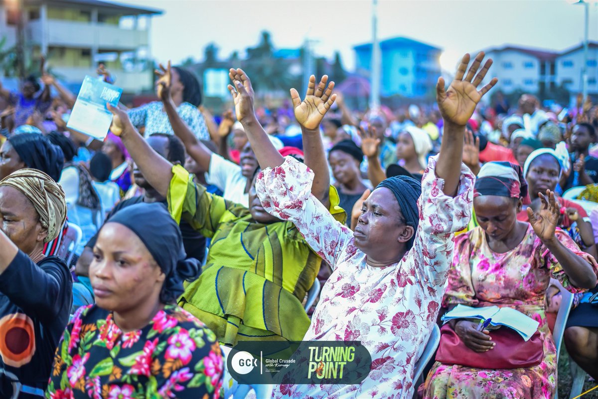 dlbcph's tweet photo. Voices lifted. Hearts surrendered. Tears of prayer. Hands raised in faith.

Moments like these define a true turning point.

Port Harcourt experienced deep encounters with God as thousands gathered in one accord.

#GCKinPortHarcourt
#GCKTurningPoint
#GlobalCrusadewithKumuyi https://t.co/hWiRZsBsVM