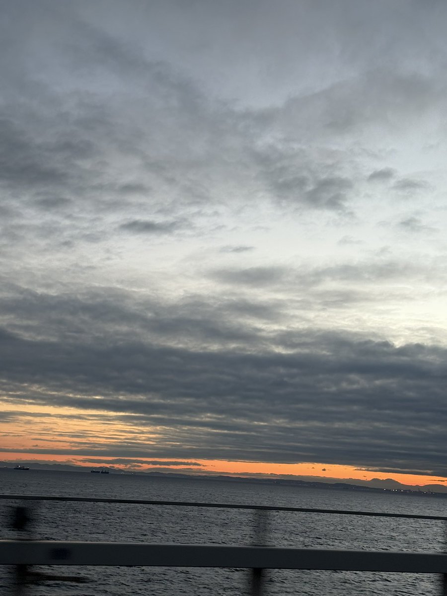 honhor's tweet photo. モーニングフットサル絶品ハヤシライス木更津夕焼け https://t.co/zk9DBcIbtz