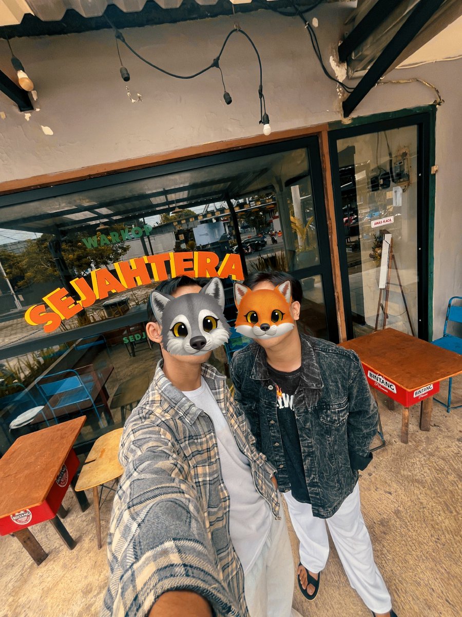 everythinggg08's tweet image. Makanan sama minumannya enak banget disini🤏🏻 @babyptr__ .
.
.
#batu #malang #coffee