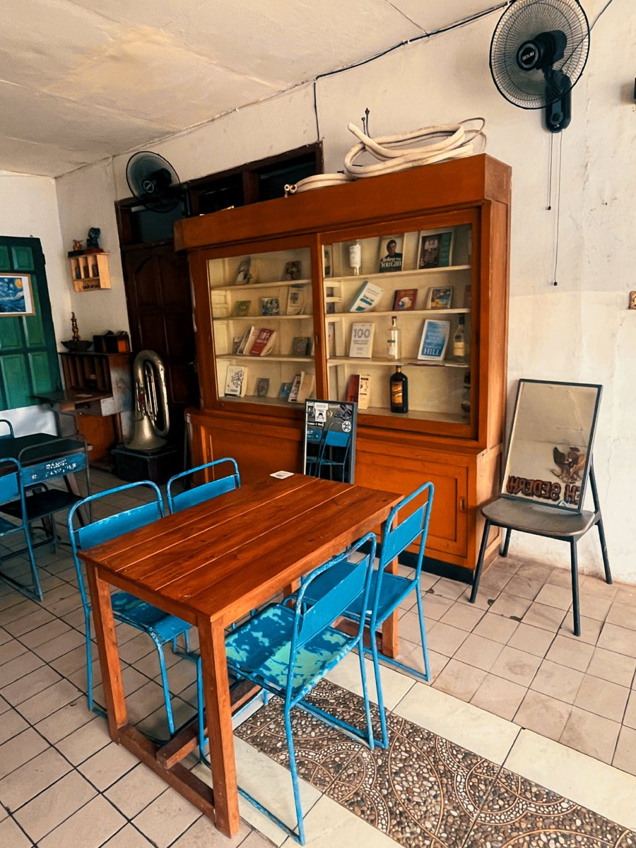 everythinggg08's tweet image. Makanan sama minumannya enak banget disini🤏🏻 @babyptr__ .
.
.
#batu #malang #coffee