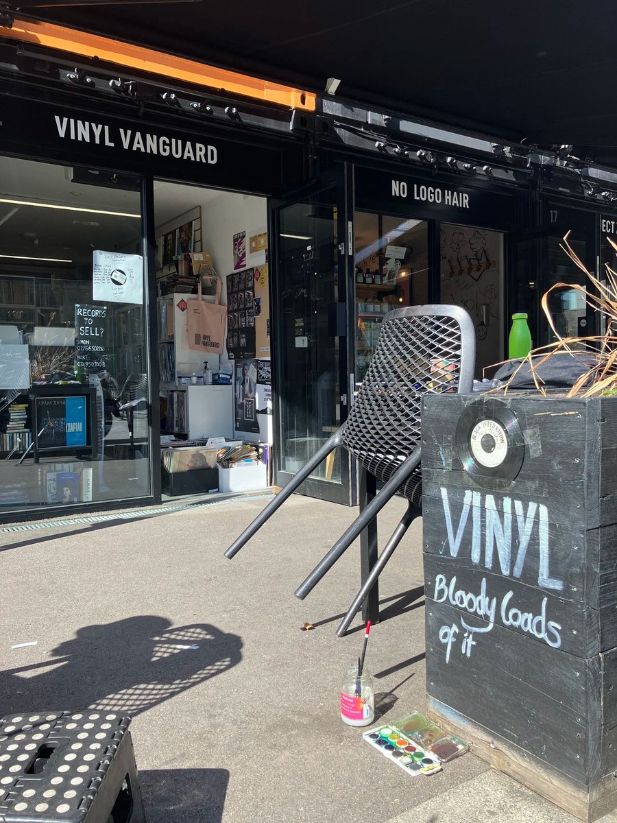 UK Record Shops tweet media