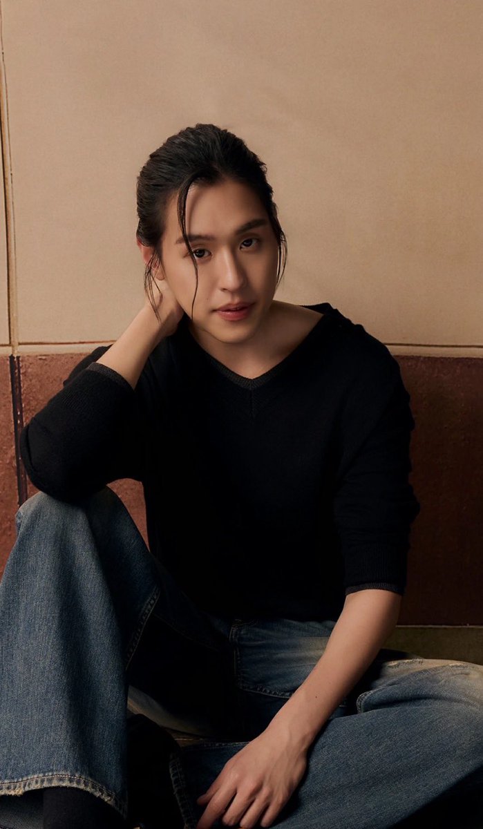 มีอยู่ 2 รูปยังไม่กล้าหวีด กลัวสิ้นพระชนม์ ตอนนี้ทำใจได้แล้ว กรี๊ดดดดดดดดดดดดดด หล่อชิบหายเลย😭🫵🏻