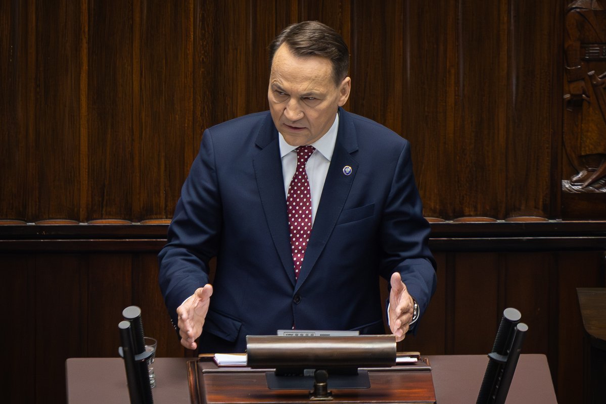 💬 Poland’s security is strengthened by two organisations of which we are exemplary members: the European Union and NATO.

Each has a different role - they do not compete; they complement one another.

| Deputy Prime Minister <a href="/sikorskiradek/">Radosław Sikorski 🇵🇱🇪🇺</a> presenting Polish foreign policy tasks
