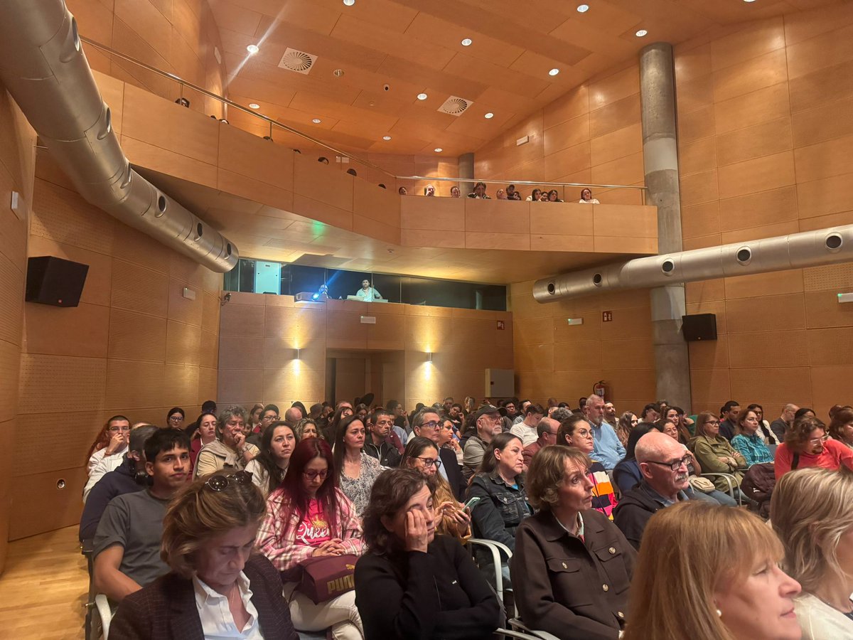 Asocolvas's tweet photo. Éxito de participación ayer en el @itsasmuseum de Bilbao. Analizamos las políticas migratorias desde una perspectiva humana y de derechos. Autoridades y sociedad civil unidos para debatir sobre la regularización extraordinaria. https://t.co/tYs2L8KpIv