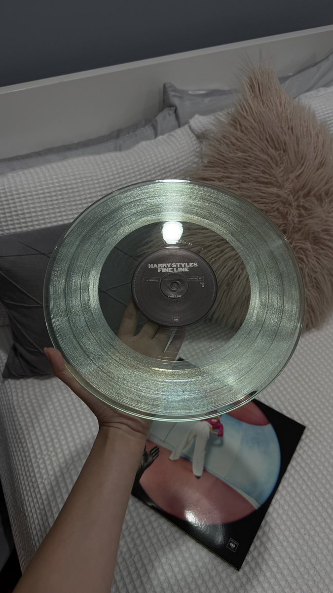 nicola 🪩 tweet media