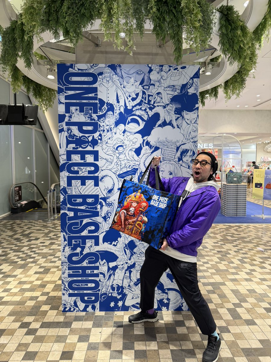 fumiya_AB's tweet photo. 2回目の来訪にて爆買い
念願の"ローのお香立て"ゲットできた!!

尾田先生のワーコレも熊本コーナーと相性良すぎる

#ONEPIECEBASESHOP https://t.co/SSsKscCR77