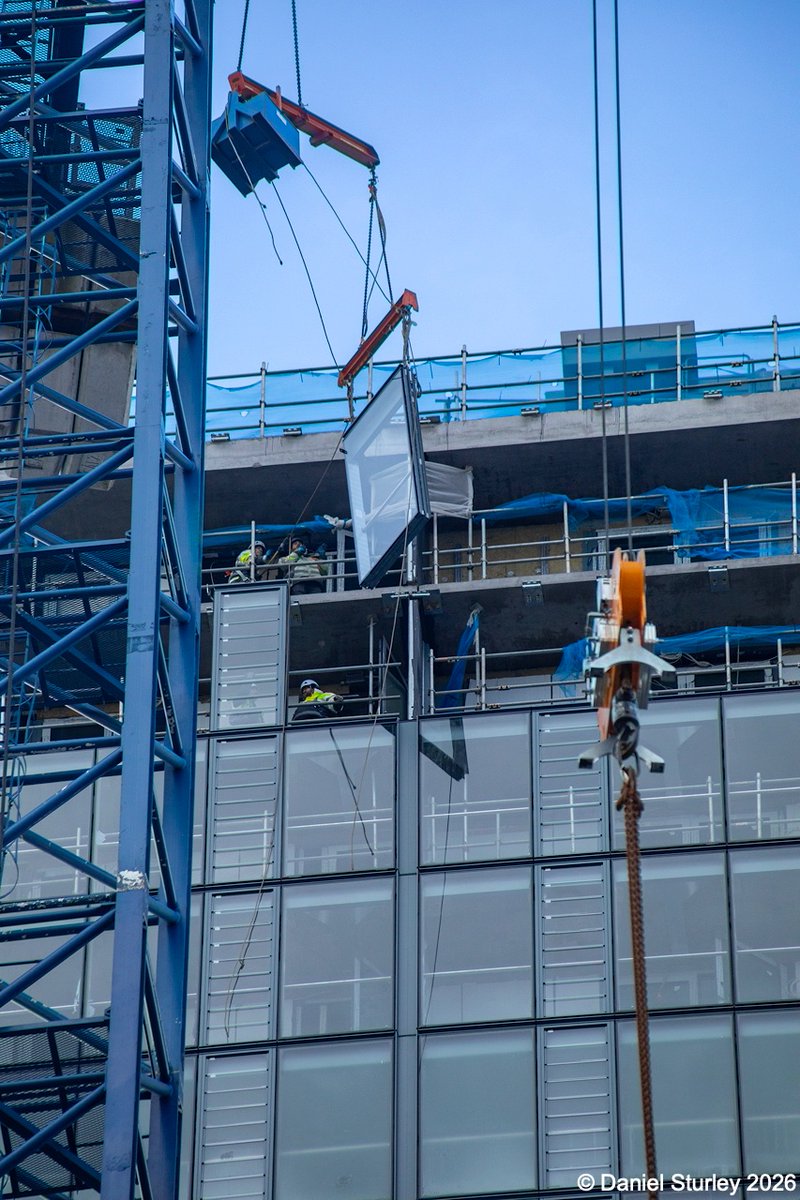 Daniel_Sturley's tweet photo. #Birmingham UK, 4 recent photos of the facade installation at the #construction of the main tower at the Beorma Quarter #development in #Digbeth😀 
#BirminghamWeAre #Modern #Architecture 
#Photography https://t.co/WvIgWj6g1x