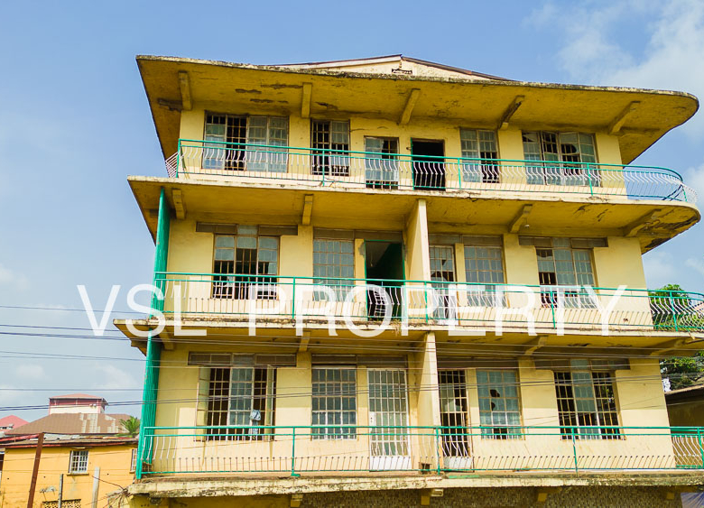 vslproperty's tweet photo. Rare 4.5-storey building on 2 Town Lots in Freetown's strategic commercial hub. Ideal for HQs, logistics, showrooms, or redevelopment. High visibility, strong traffic. T
DM for details &amp; viewing. Serious enquiries only. 073017891
 https://t.co/yRYVEW3el9 
#salonex https://t.co/MDoZm6lIvb