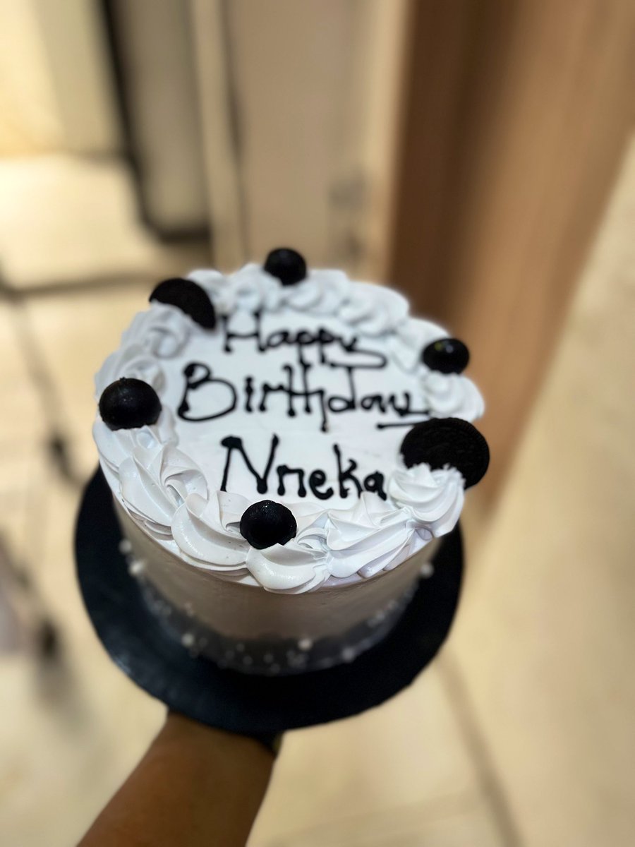 Same cake design
Different owners😌🤌🏾

Did we deliver?
Yes!