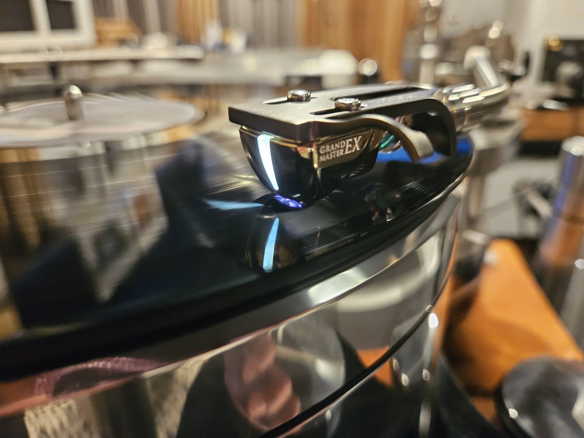 SIS AUDIO tweet media