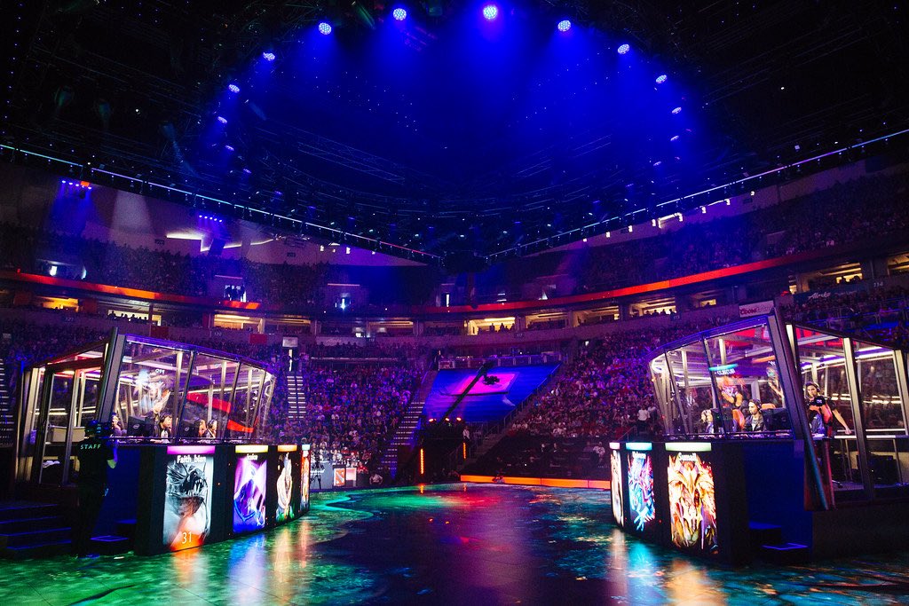 DanishDG's tweet photo. Why not do the stage setup like Dota 2's Ti? If I remember correctly, the PC's were set up in a soundproofed visible room at the stagez https://t.co/Z8H3oYvoFD