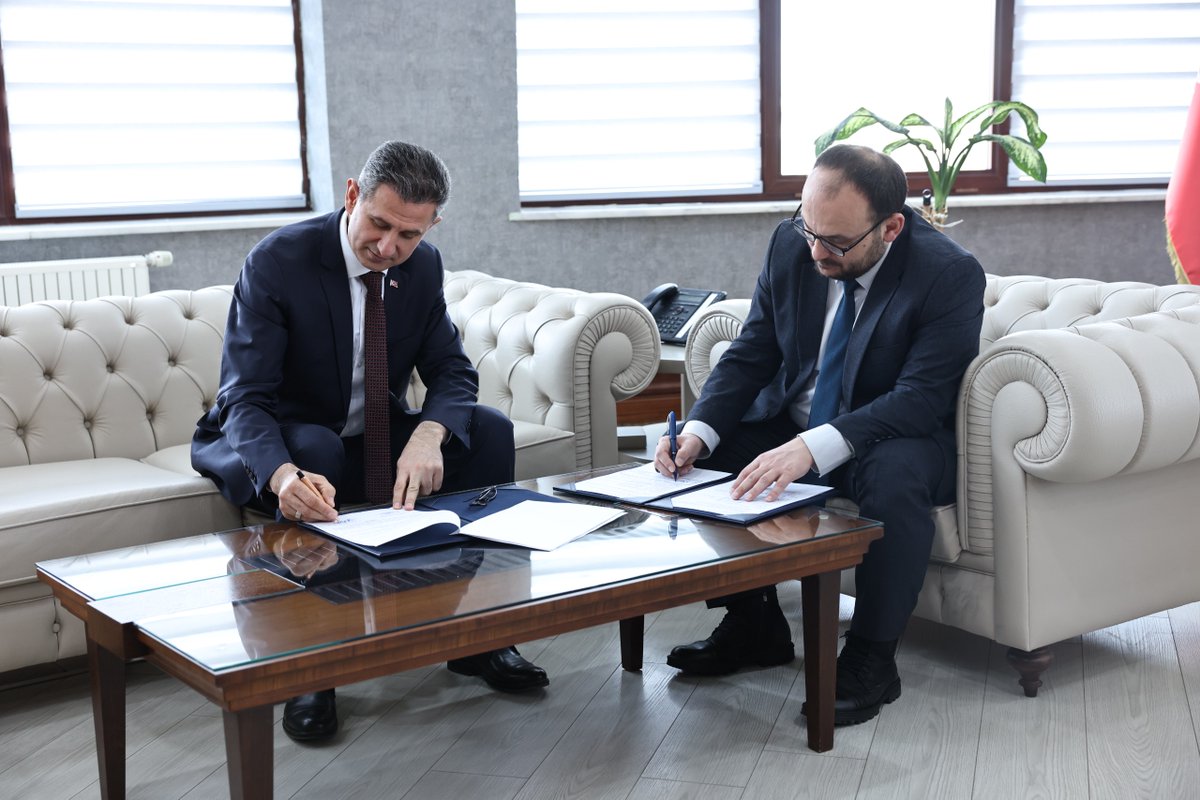 musalparslanuni's tweet photo. 📌 Üniversitemiz ile Muş İl Millî Eğitim Müdürlüğü Arasında “Maarifin Kalbinde Ramazan” Kapsamında İş Birliği Protokolü İmzalandı

🔗 Haberin Tamamı Web Sayfamızda:
https://t.co/r1c46dGBWf https://t.co/x9WSiZfRcw