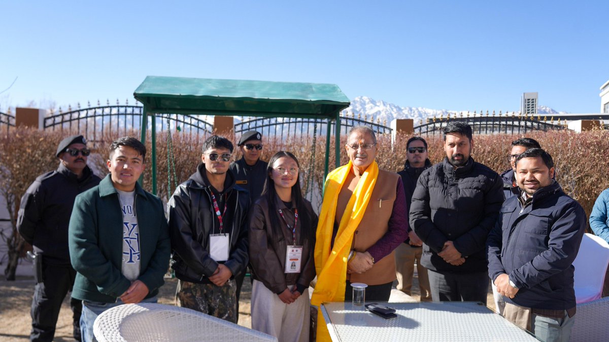 lg_ladakh's tweet photo. Lt Governor Shri @KavinderGupta today flagged off a group of 30 students from various institutions of Ladakh under Students Experience in Regional Understanding (SERU) – Rashtriya Ekatmata Yatra 2026. Organized by Vidyarthi Seva Educational Trust.

@DIPR_Ladakh 
@dio_leh 
@DIPR_Kargil 
@ddnewsladakh
