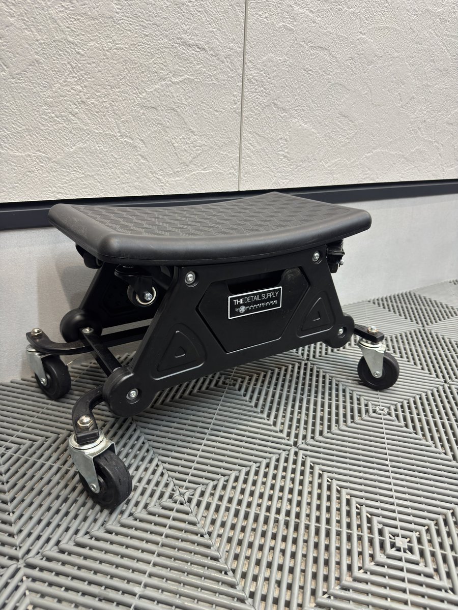 こばりょう tweet media