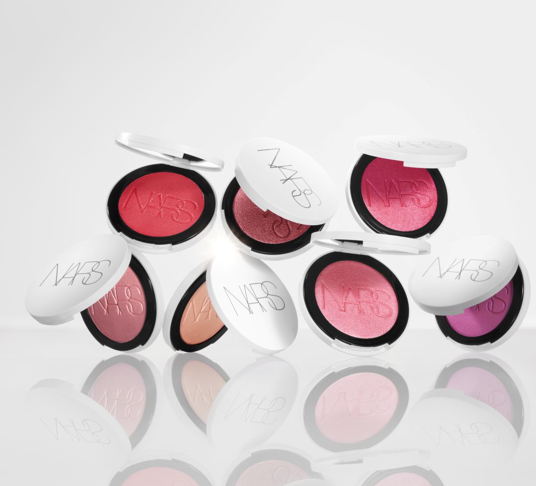 atcosmenet's tweet photo. 📢「NARS」新作速報②
ハイライターとチークのいいとこどりした、新感覚のブラッシュライターが登場💍どのカラーも可愛くて悩む...!!

ライトリフレクティング ルミナイジングブラッシュ
全7色・各6,490円(税込)

✅5月22日（金）発売 https://t.co/kGyNmdb0lL