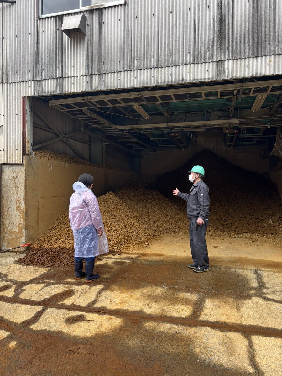 iwami_kankou's tweet photo. 岩美町ふるさと納税返礼品
【一日町長体験】を行いました‼️

書類の模擬決裁やミーティング、町内施設の視察など、たくさんの町長公務を行なって頂きました🫡

岩美町への愛が
さらに深まったとのことです💐💗 https://t.co/UbydckRme2