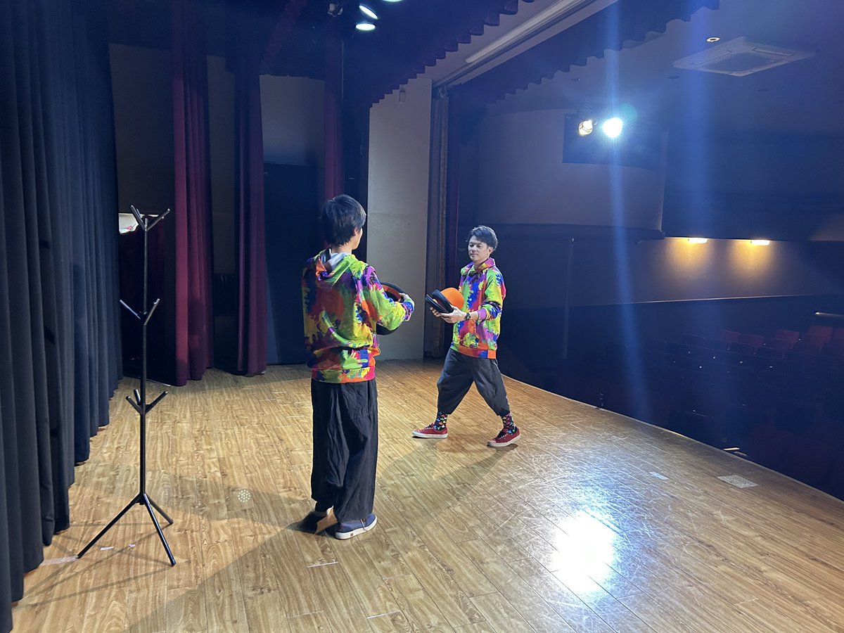 kuutenkidou's tweet photo. 小屋入りしてリハーサル進行中！

#空転劇場 https://t.co/W6ZELIebSz