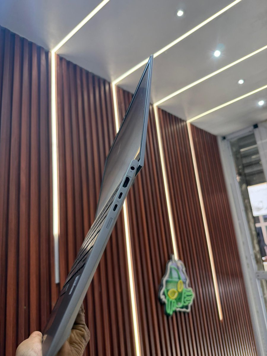 HP ZBOOK FIREFLY G7* Intel®️ core i5 10th gen vpro max turbo