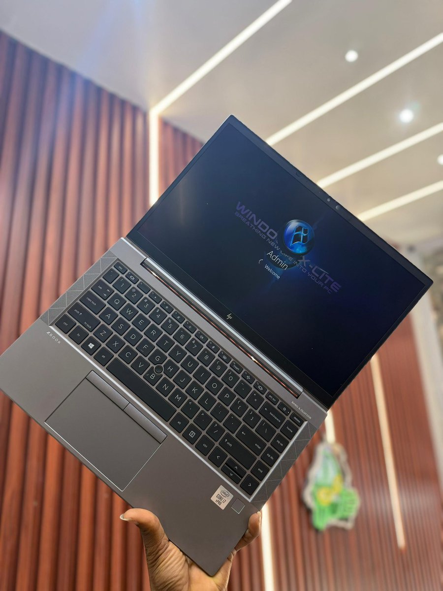 HP ZBOOK FIREFLY G7* Intel®️ core i5 10th gen vpro max turbo