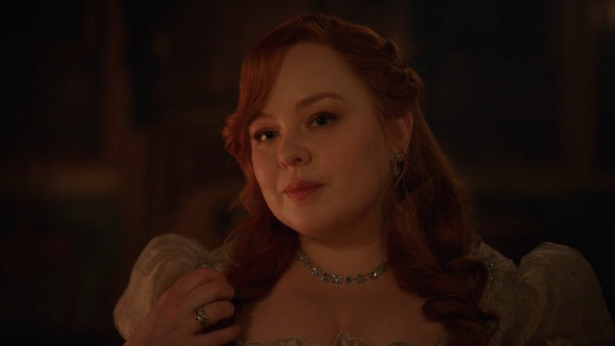 eserspov's tweet image. pen still seeing the younger version of her who started whistledown 😭 cRYING