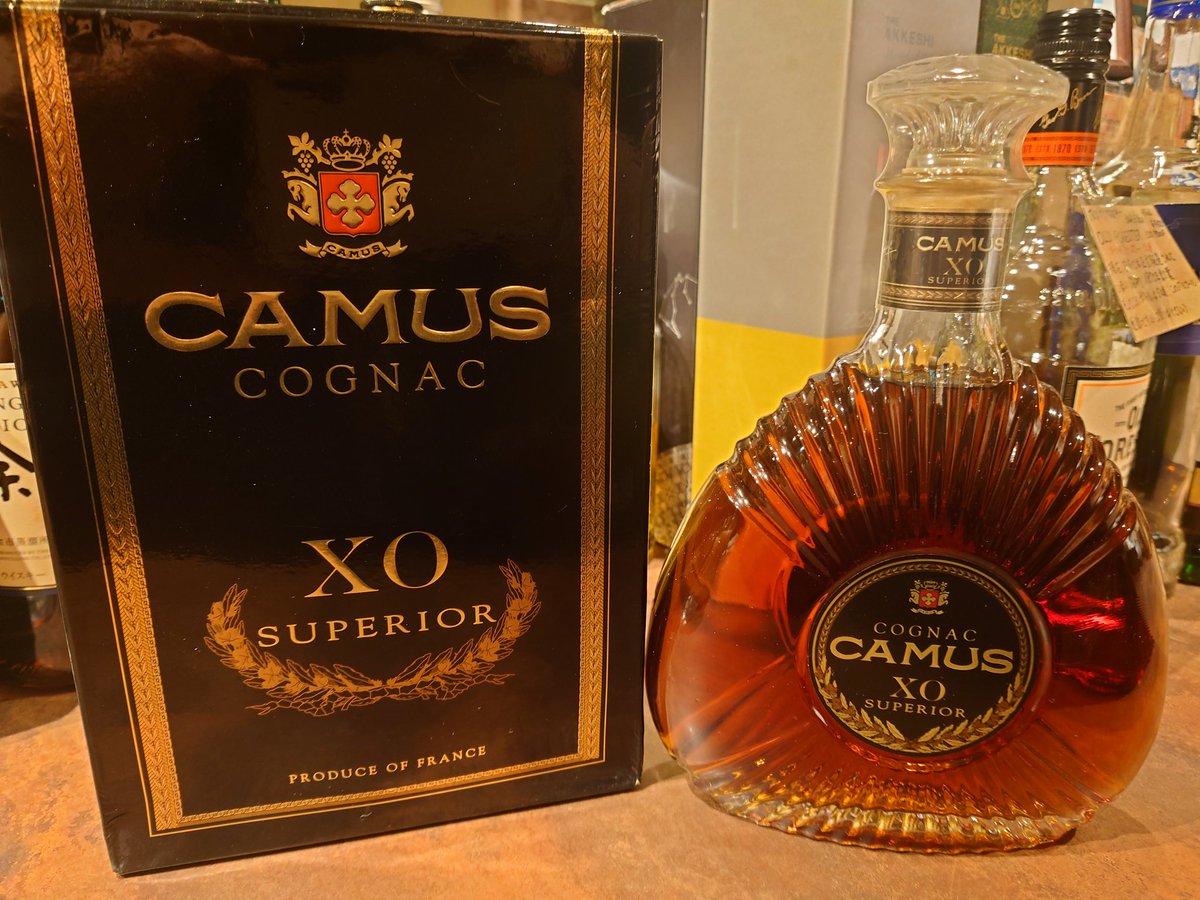 ヴィンテージブランデー入荷しました。 カミュの最高級XOです。 時期は