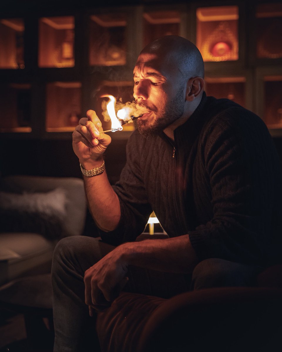 jointrwuni_'s tweet photo. Cigarmaxxing https://t.co/SLYQ1m6e4C