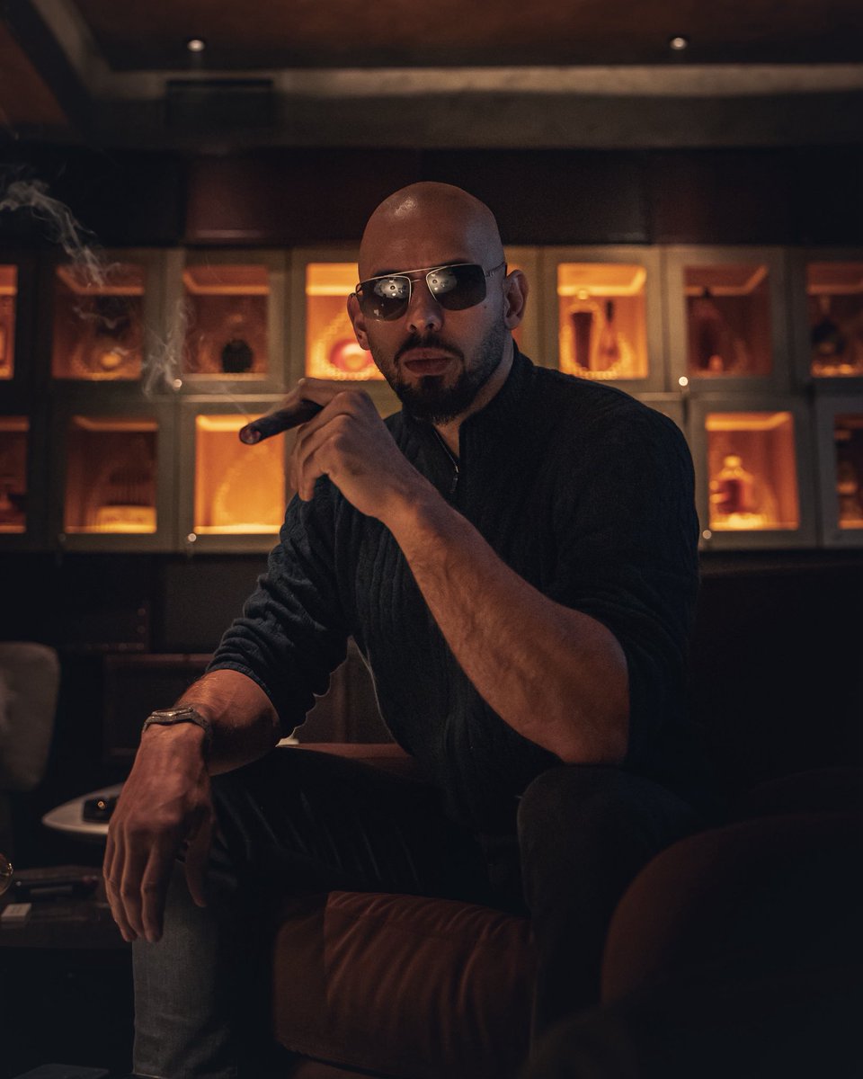 jointrwuni_'s tweet photo. Cigarmaxxing https://t.co/SLYQ1m6e4C