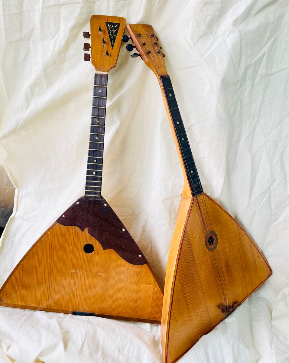 おはようございます。#毎朝古楽 No.1379『二つのバラライカ』です