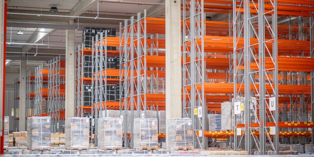 LogisticsBizz's tweet image. 📦 A storage solutions firm @META Storage Solutions Inc. will showcase new racking &amp;amp; warehouse optimisation innovations at MODEX 2026.

Read more 👇
 logisticsbusiness.com/warehousing/st…
#MODEX2026 #Warehousing #Logistics #SupplyChain