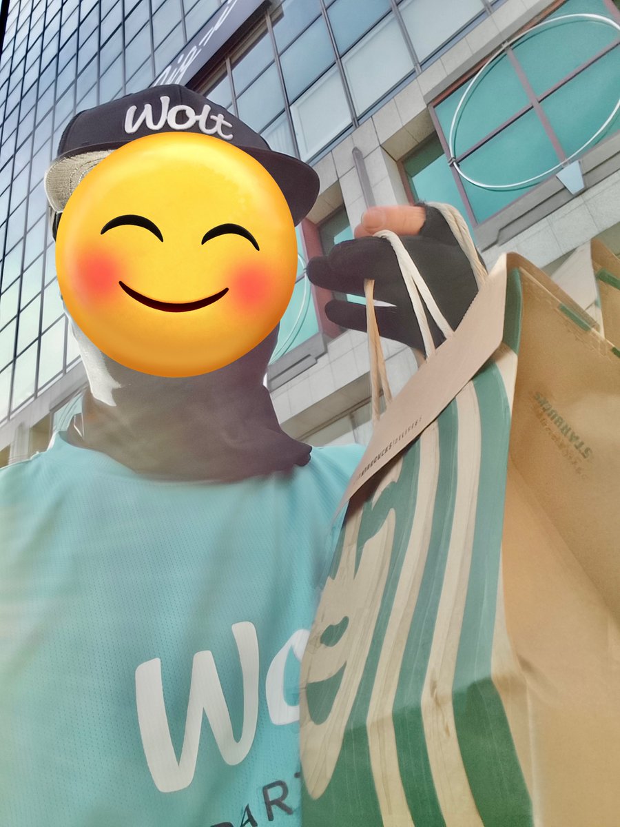 Wolt撤退。
公式バッグを担ぎ、Vストローム650で配達経験をさせてもらったのは思い出です。
他社ではなくWoltが合う、という常連さんが多く、こちらも配達し易かった印象でした。お世話になりました。